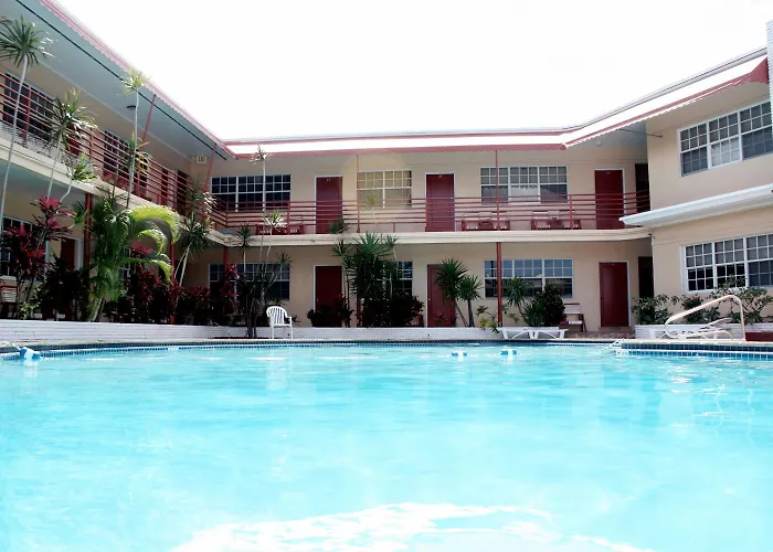 Beach And Town Motel